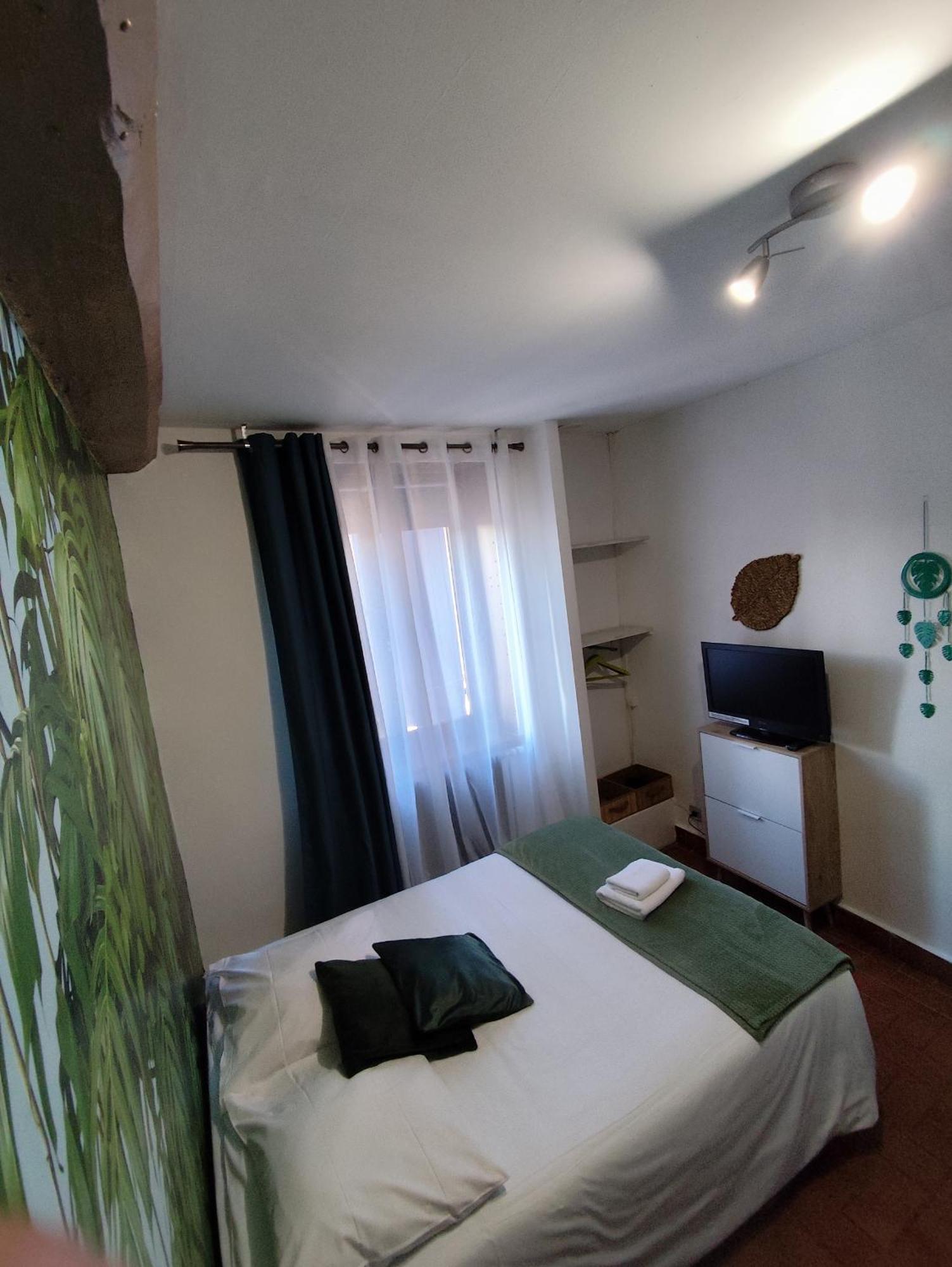 Hotel De La Place Loyettes Kültér fotó