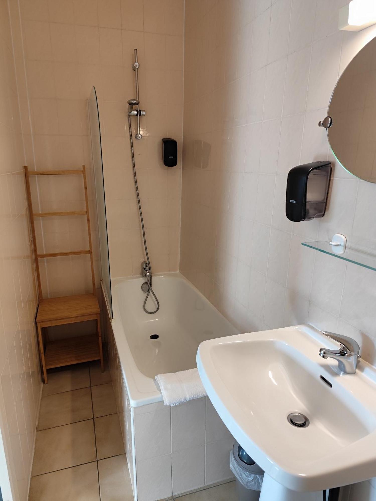 Hotel De La Place Loyettes Kültér fotó