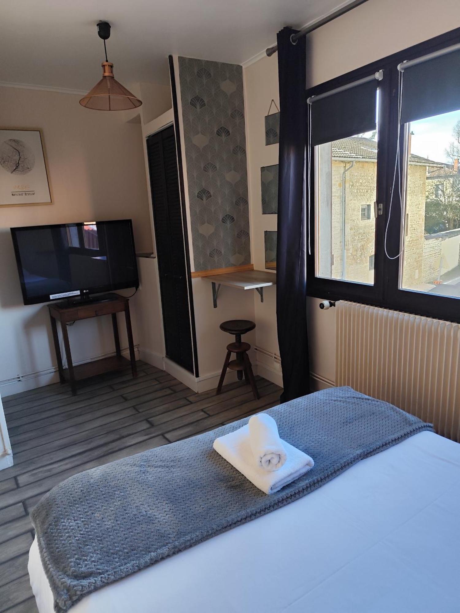 Hotel De La Place Loyettes Kültér fotó
